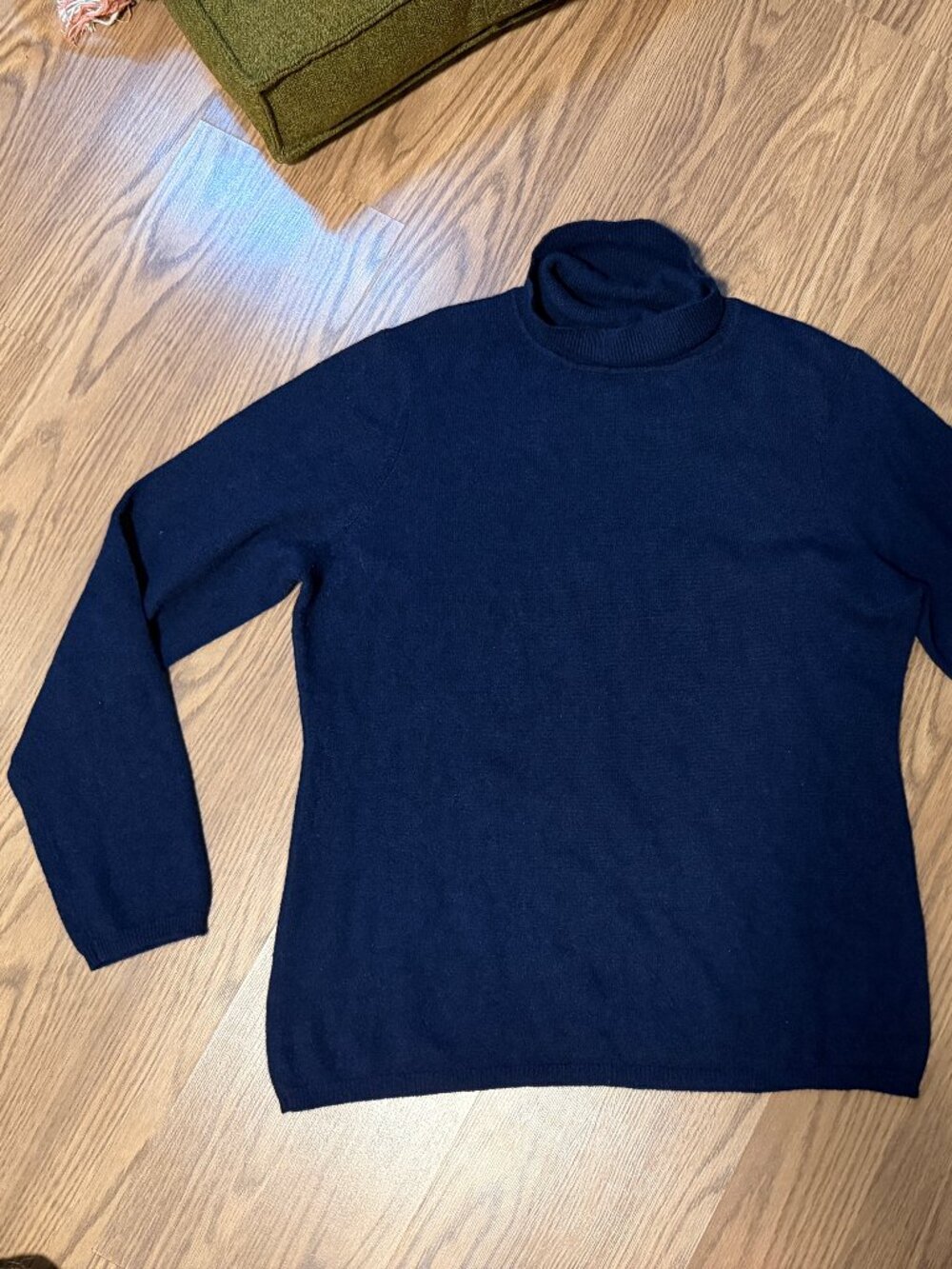 Charter Club Navy Cashmere Turtleneck Size XL